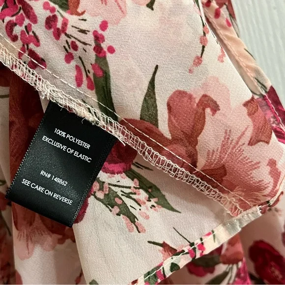 Torrid Size 2 Floral Blouse 🩷 NEW WITH TAGS - Picture 9 of 12